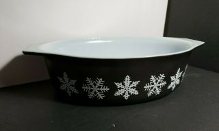 Vintage Pyrex Black Snowflake Snow Oval 2 1/2 Quart Casserole 045 Usa No Lid Euc