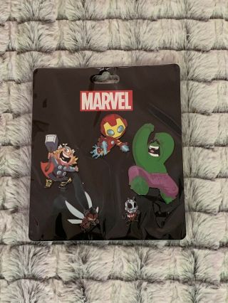 Sdcc 2019 - Marvel Exclusive - Skottie Young - Avengers Enamel Pin Set