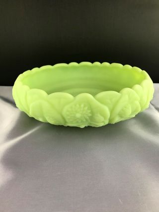 Vgt Fenton Green Uranium Satin Custard Glass Water Lillies 9”centerpiece Bowl