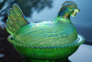 Vintage Indiana Glass Lime Green Carnival Iridescent Chicken Hen On Nest