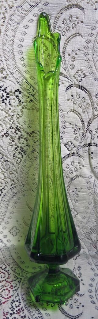 Vintage Mid Century Modern Viking Art Glass Green Pulled Stretch Swung Vase 19.  5