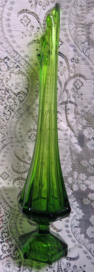 Vintage Mid century modern Viking Art Glass Green Pulled Stretch Swung Vase 19.  5 3