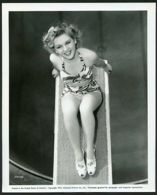Elaine Morey Vtg 1941 Leggy Cheesecake Pin - Up Universal Pictures Photo
