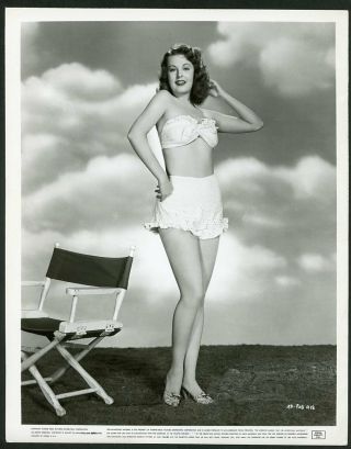 Arlene Dahl Vintage 1940s Leggy Cheesecake Pin - Up Photo