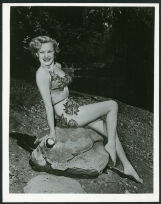 June Haver In Risque Bathing Suit 1940s Leggy Cheesecake Pin - Up Photo