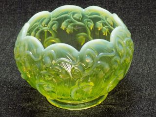 Fenton Vaseline Topaz Opalescent - Lily Of The Valley - Rose Bowl