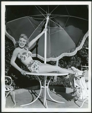 Janis Carter Vintage 1940s Tad Gillum Stamp Leggy Cheesecake Photo