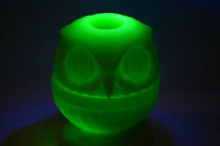 Fenton Satin Green Glass Owl Fairy Lamp - Glows