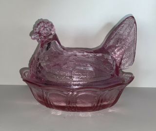 Fenton Glass Hen On Scallop Rim Nest Chicken 5186 - Dusty Rose Pink (with Mark)