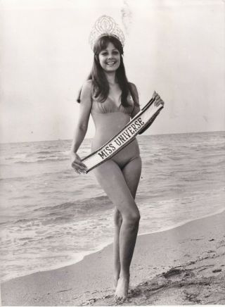 1970 Press Photo Pin - Up Miss Universe Malaret Cheesecake Portrait Keystone R2