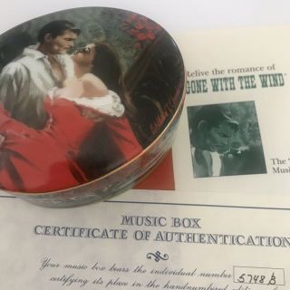 Scarlett And Rhett Fine Porcelain Music Box,  Gone With The Wind,  Cert Of Authent