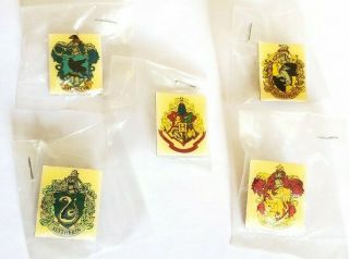 Vintage 2001 Harry Potter Movie Promo 5 Pin Set - Houses Gryffindor Slytherin