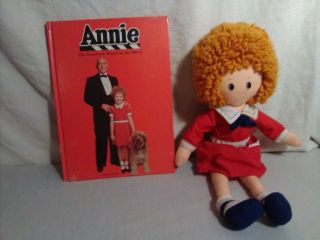 Annie - The Storybook Based On The Movie And Annie Doll