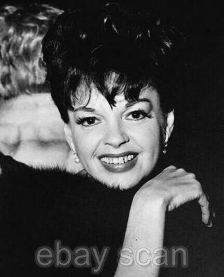 Judy Garland Cute Candid 8x10 Photo 10