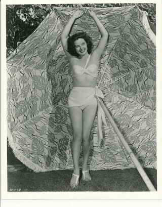 Susan Hayward Swimsuit Candid 1940s Paramount Pictures Cheesecake Portrait Photo