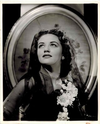 Dorothy Malone Seven Days Ashore 1944 8x10 Portrait Still