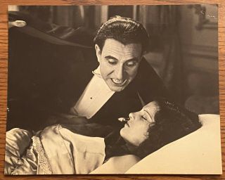 1931 Spanish Dracula Biting Lupita Tovar 8x10 Photo Carlos Villarias Halloween