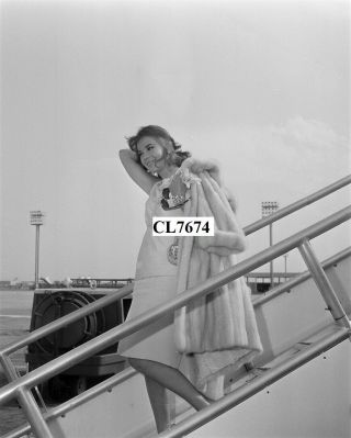 Natalie Wood In A Fur Coat Getting Off The Plane In Orly,  France Photo