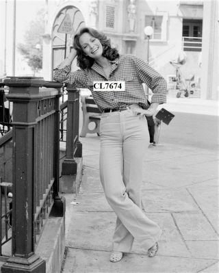 Jaclyn Smith On The Set Of The Television Series " Charlie 