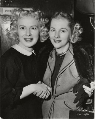 Joan Fontaine Greets Betty Hutton On The Set Orig 1949 Candid Red,  Hot,  Blue