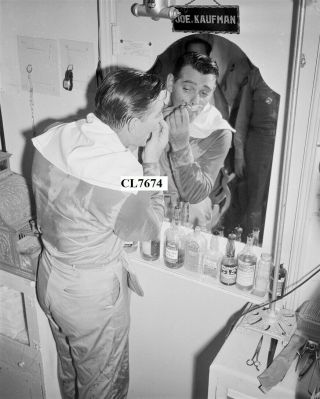 Clark Gable Shaving His Mustache For The Us Army Air Force In Miami Photo