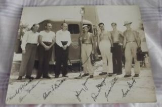 Photo 1940s Warner Bros Vitaphone Workers Signed By 7 Sam Goody And Others