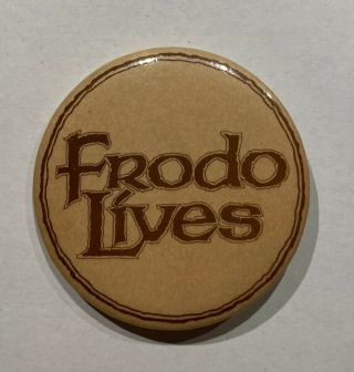 The Lord Of The Rings Frodo Lives Orig Promotional Pinback Button