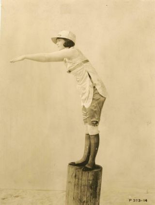 Betty Compson - Photo - Diving