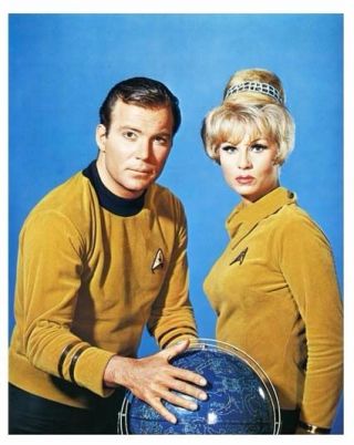 Star Trek Color Still Tv Series William Shatner & Grace Lee Whitney - (f414)