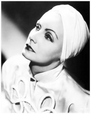Greta Garbo Great 8x10 Character Still From The Painted Veil - - C346