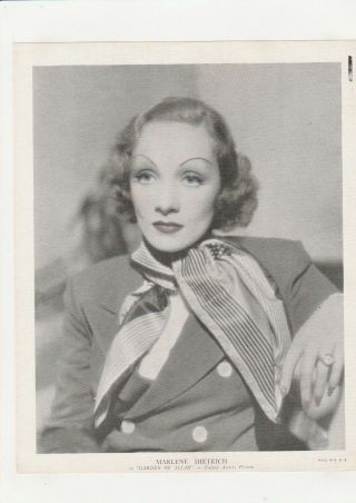 Marlene Dietrich 1930 