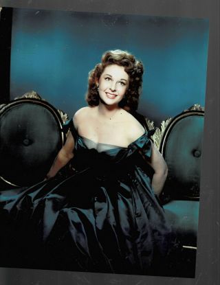 8 X10 Color Photo Of - Susan Hayward - Stunning In Gown On Sofa