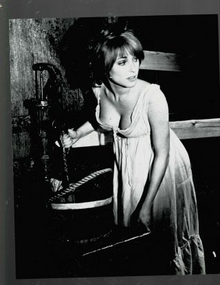 8x10 B & W Photo Of - Sharon Tate - Busty - Sexy In Nightgown