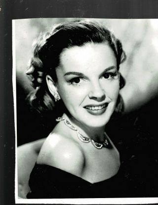 8x10 B&w Matte/flat Finish Photo Of - Close Up - Judy Garland