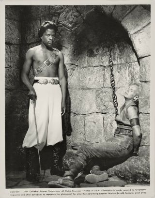 Richard Widmark In Chains Orig 1964 Photo The Long Ships Sidney Poitier