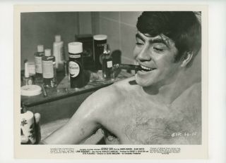 Georgy Girl Movie Still 8x10 Alan Bates Naked In Bath Tub 1967 19616