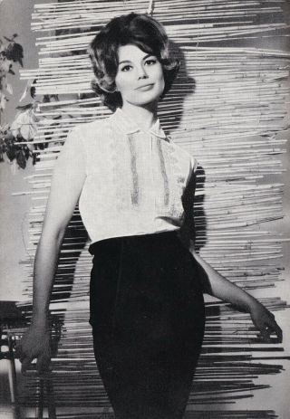 Georgia Moll - Hollywood Movie Star Glamour 1950s Fan Postcard