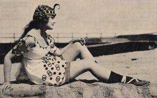 Harriet Hammond - " Mack Sennett Comedies " Bathing Beauty 1920s Exhibit Type Card