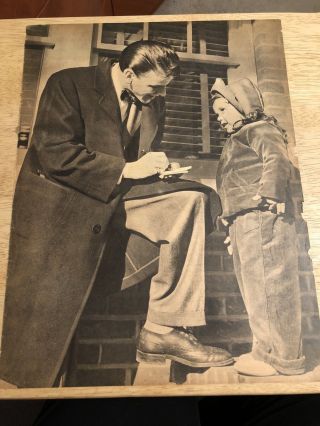 Frank Sinatra W/daughter Nancy - Vintage 1944 Full Page Clipping - 10 " X 13 - 1/2 "