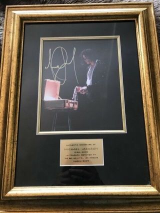 Fantastic Signed Michael Jackson Signed Photo Framed And Glazed