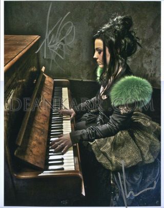 Rare Autographed Images Of Evanescence 