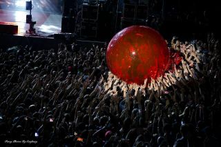 Twenty One Pilots Inflatable Red Hamster Ball In Emotional Roadshow Tour