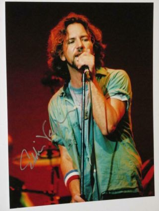Pearl Jam - Eddie Vedder - Signed 8 " X 10 " Color Photograph