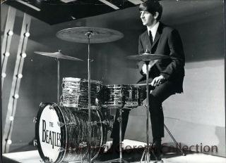 Beatles 999 Press Photo - Ringo Starr On Stage Plays Drums - 1964 - Estq