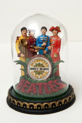 The Beatles Sgt.  Peppers Franklin Glass Domed Music Box.  1993