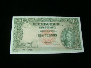 Zealand 1956 - 60 10 Pounds Banknote Xf Pick 161c Fleming
