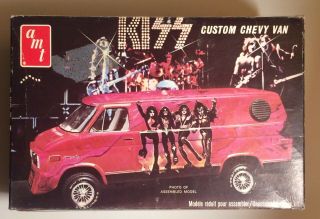 1977 Amt Kiss Custom Chevy Van 1/25 Scale Model 2501 Incomplete
