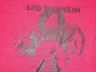 1970 ' S LED ZEPPELIN SHIRT WAS IN CONCERT BY STAFF MRMBER 2