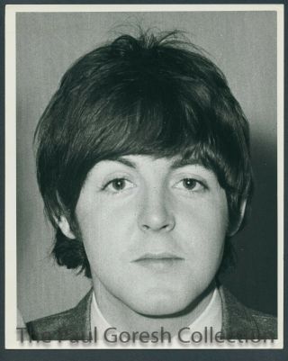 Beatles - B684 Press Photo - Paul Mccartney Thanks To Johnny Hemp - 1965 - Estq