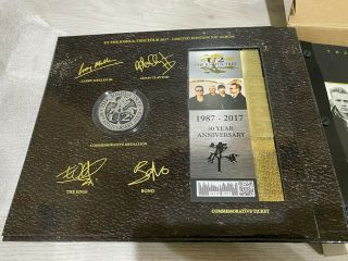 U2 Joshua Tree 2017 Tour Limited Edition Vip Book W/harmonica &